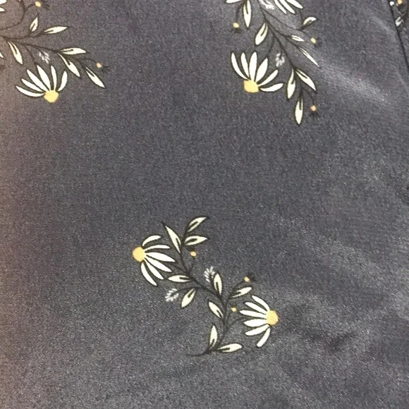 Amour Vert Silk Kaya Long Sleeve Blouse - Picture 8 of 8